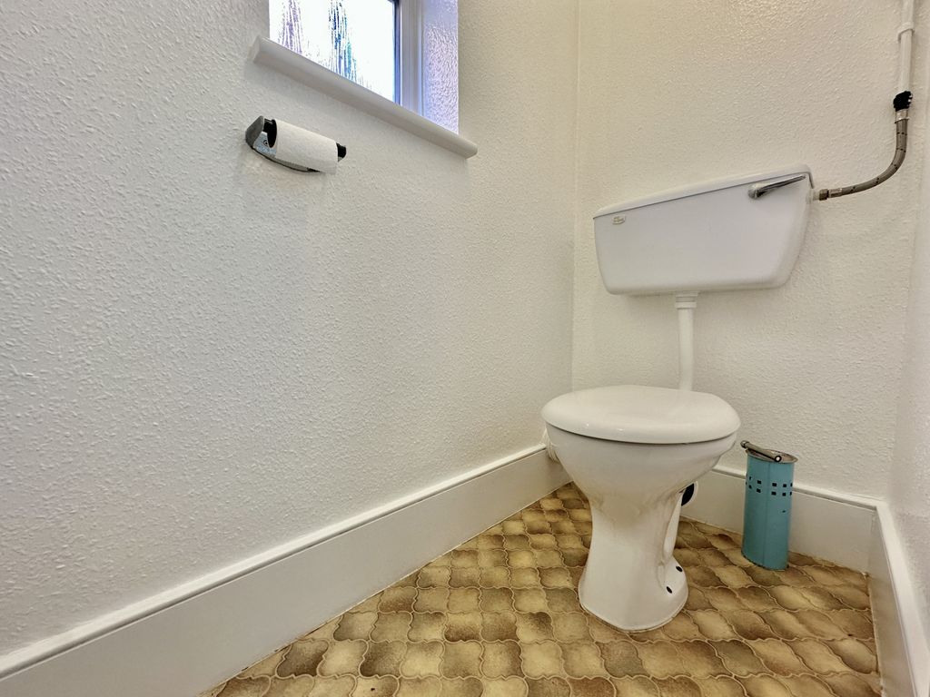 Property photo 1 of 13 Studio Flat To Rent In Cricklewood.