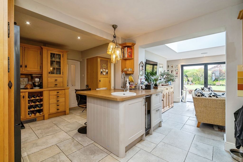 Property photo 2 of 35 Photo