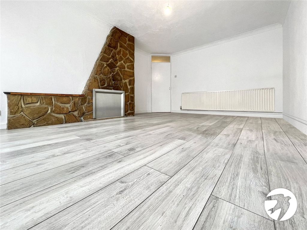 Property photo 2 of 11 Picture No. 10