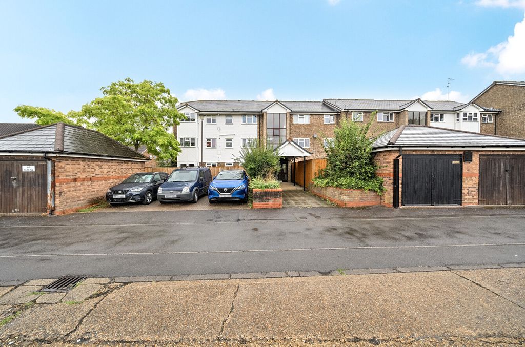 Property photo 1 of 12 1331272-19-688B5B...