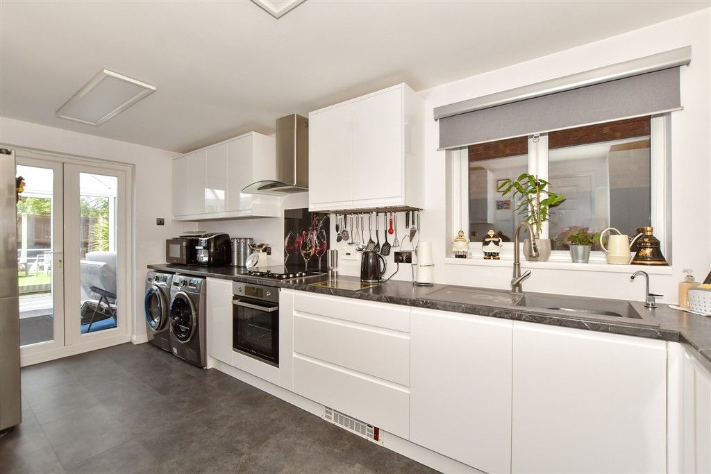 Property photo 3 of 12 Kitchen