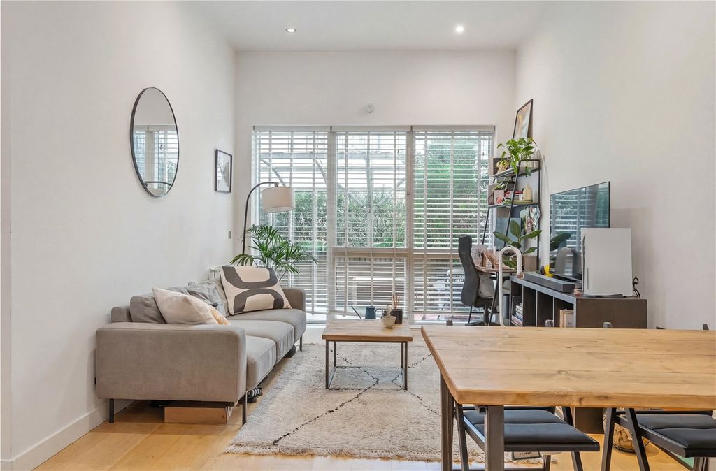 Property photo 3 of 11 Picture No. 23