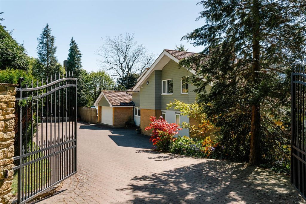 Property photo 3 of 82 Externals.Jpg