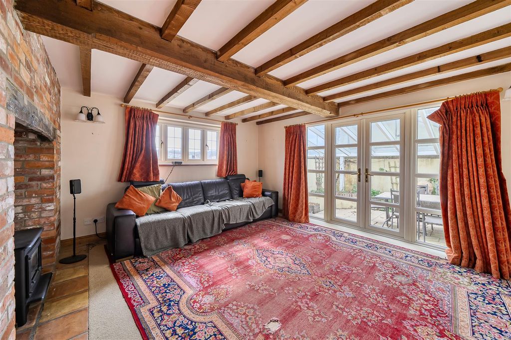 Property photo 2 of 19 1422357-14-69B8372F37Ef8.Jpg