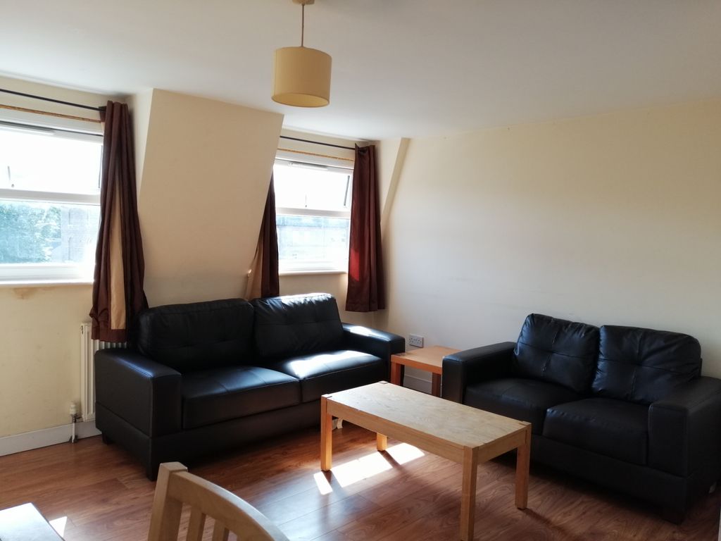 Property photo 1 of 9 Flat 5, 250 Brixton Road, Sw9 6Aq