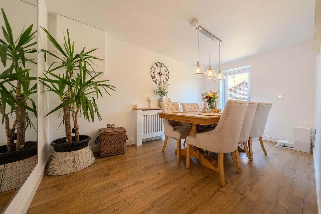 Property photo 3 of 29 Dining Room