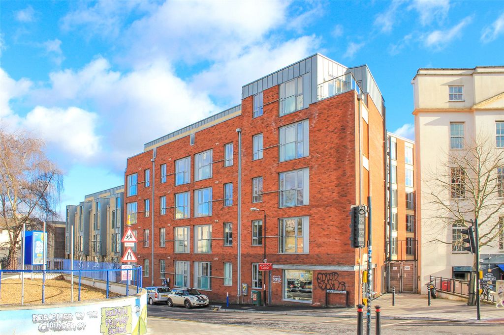 Property photo 1 of 10 Picture No. 08