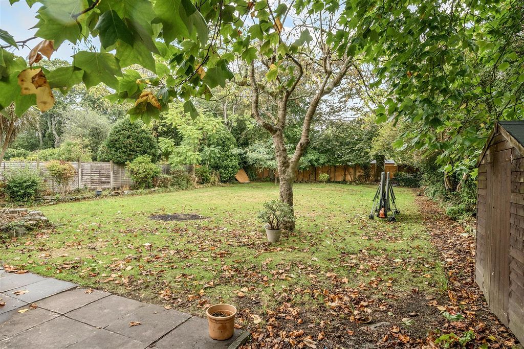 Property photo 2 of 21 1348412-29-68c1c098718Ef.Jpg