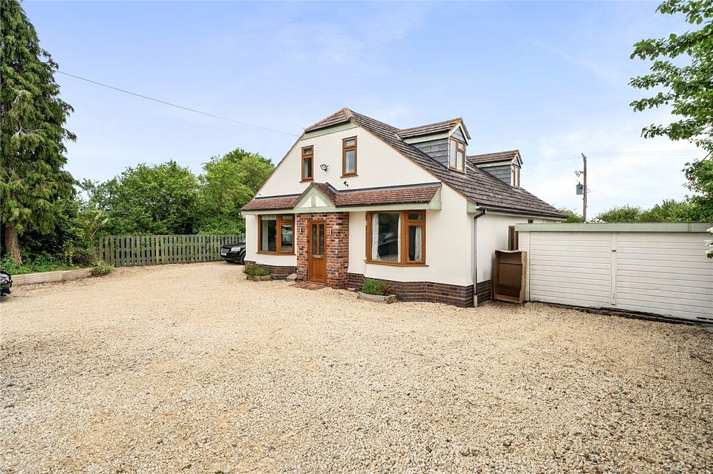 Property photo 1 of 34 Picture No. 21