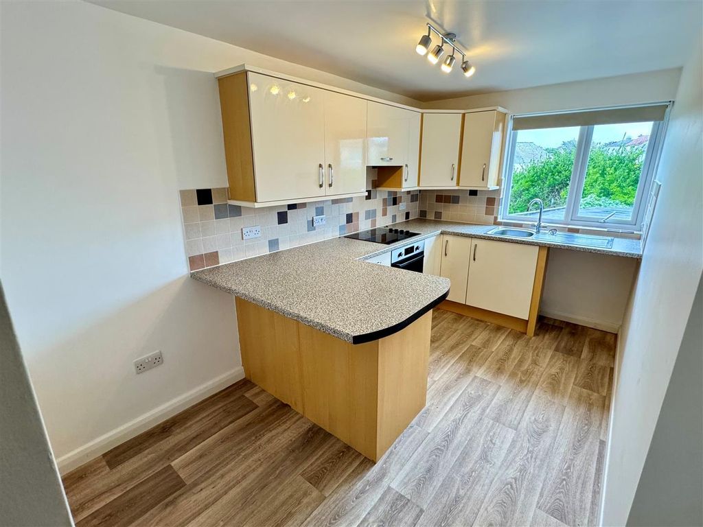 Property photo 3 of 8 13 Trevelga Court Kitchen