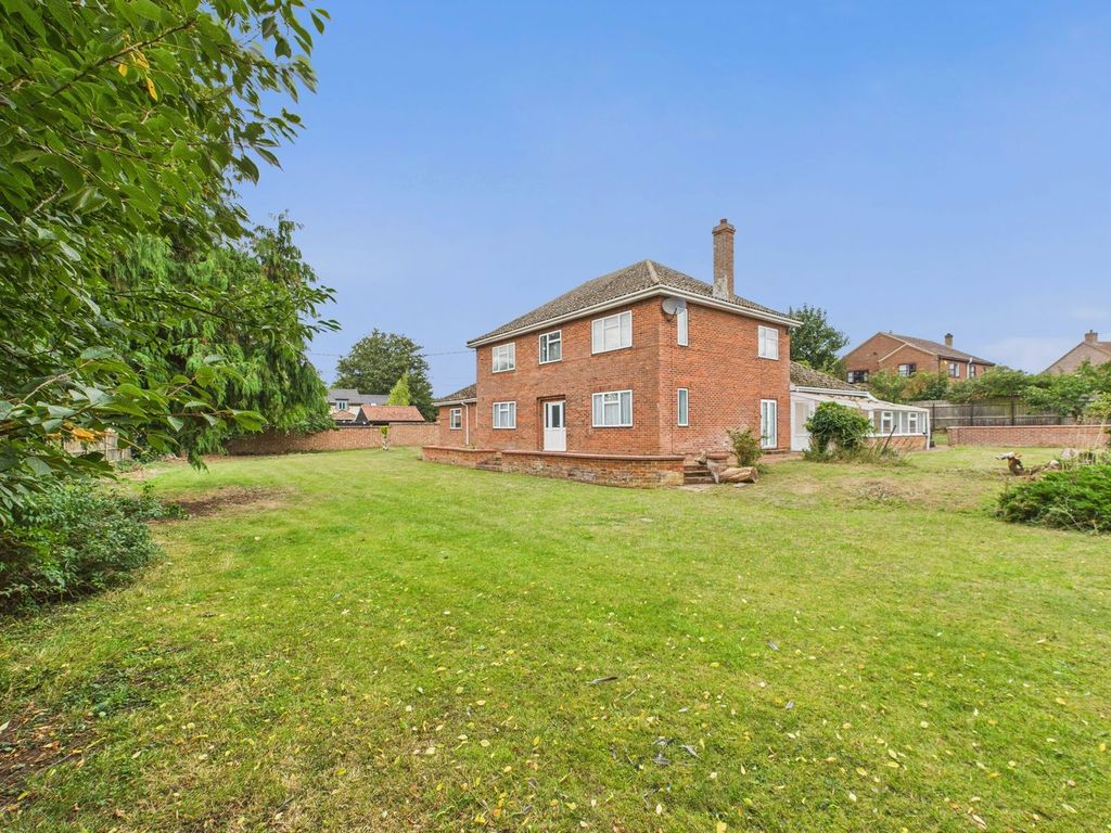 Property photo 1 of 32