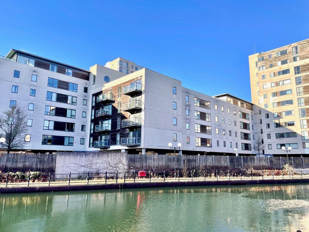 Property photo 1 of 13 Image