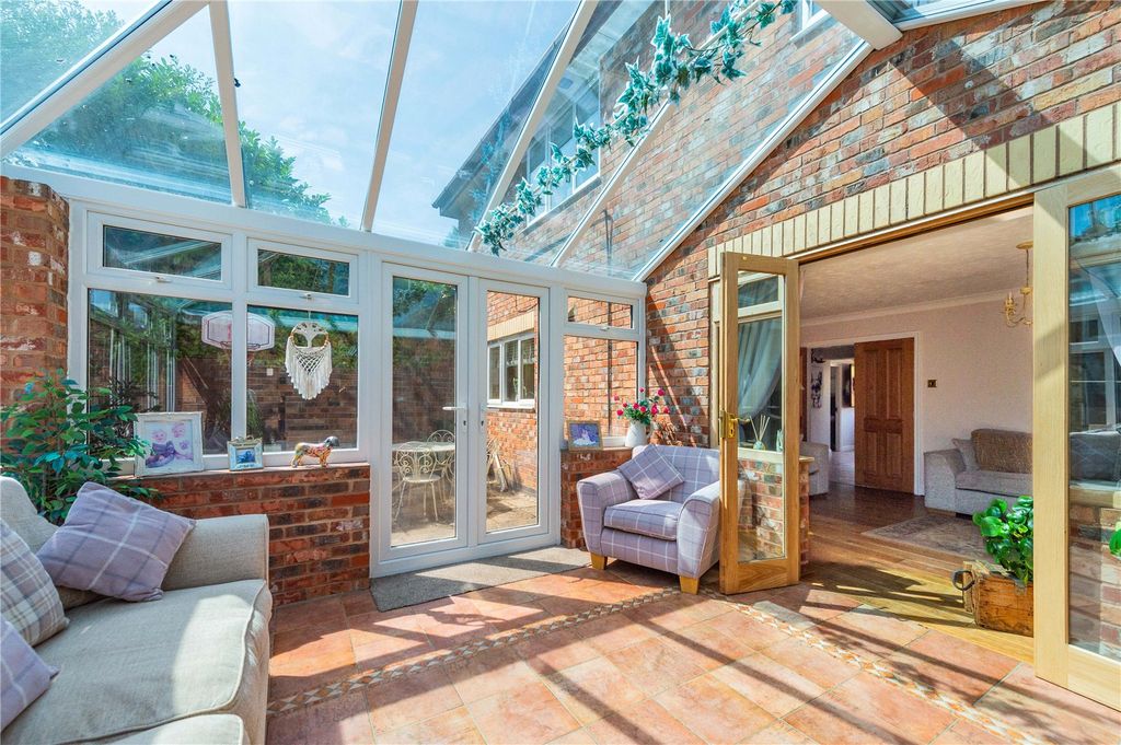 Property photo 3 of 33 Picture No. 30