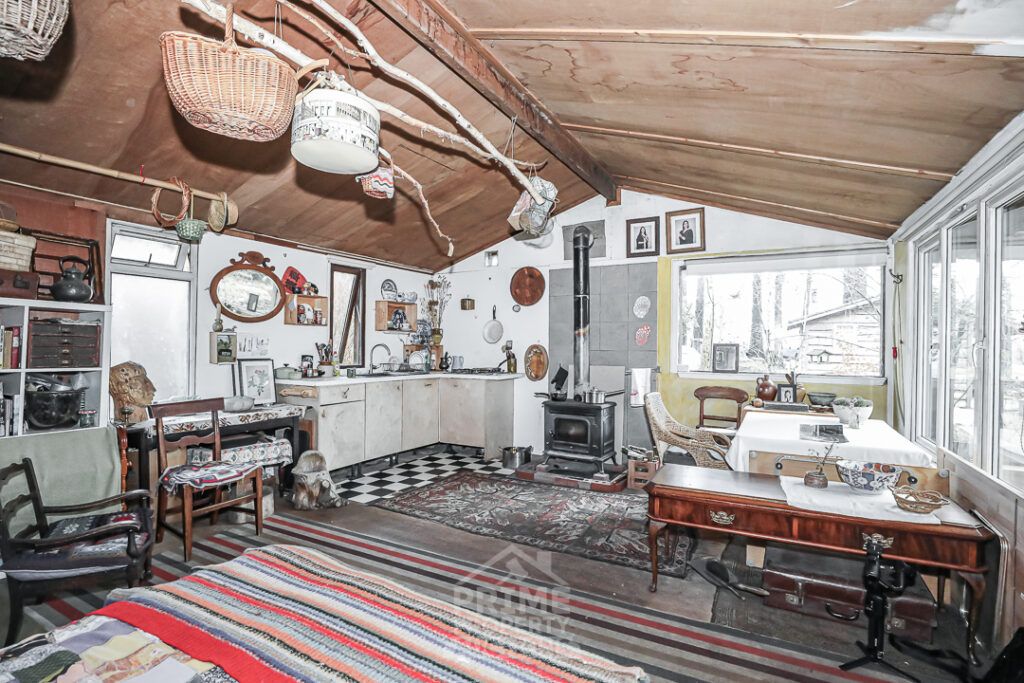 Property photo 2 of 8