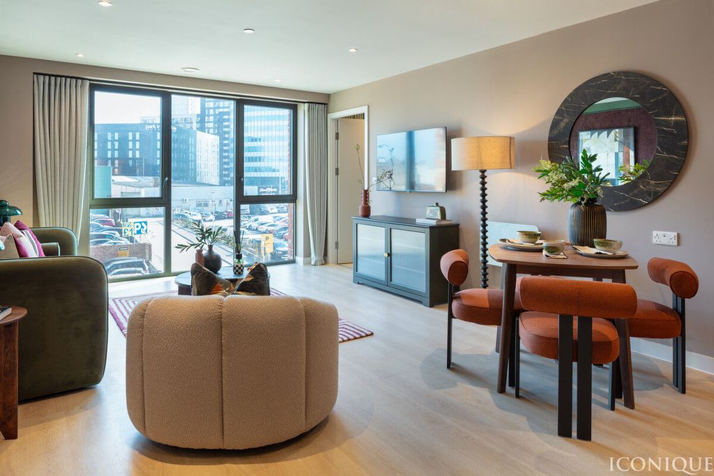 Property photo 2 of 25