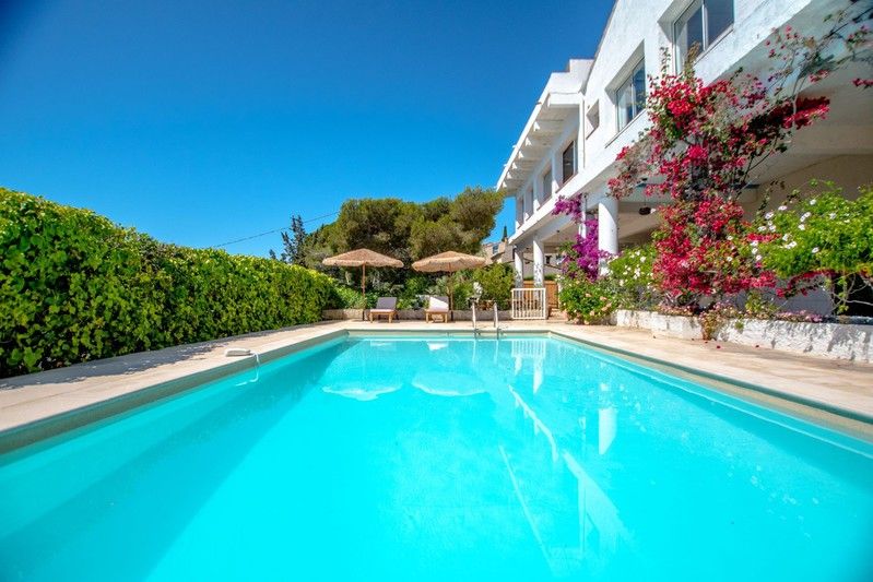 Property photo 1 of 9