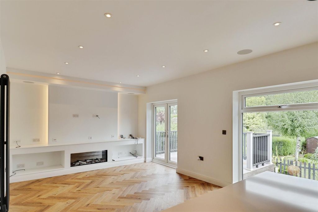 Property photo 3 of 26