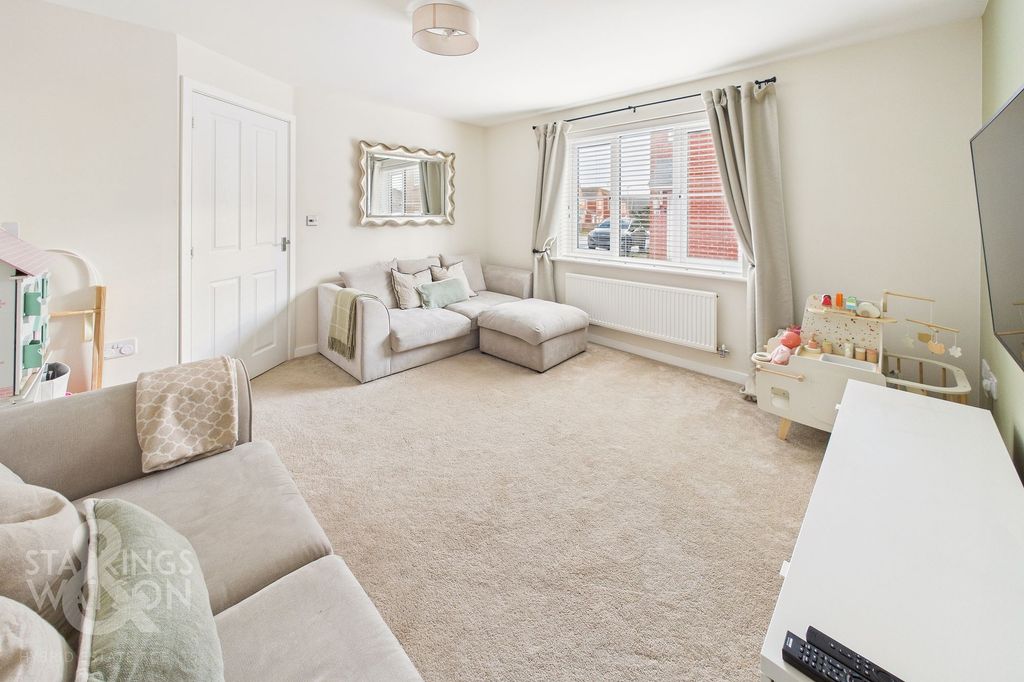 Property photo 2 of 21