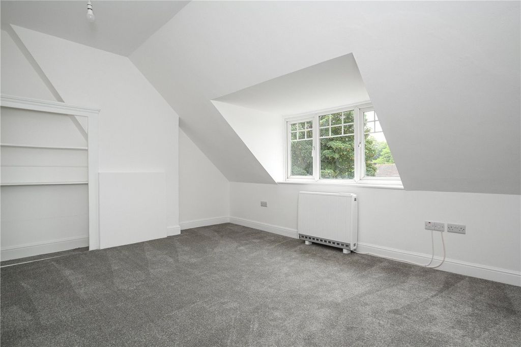 Property photo 3 of 6 Picture No. 04