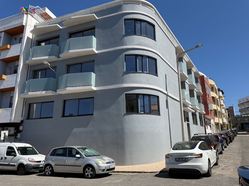Property photo 1 of 43 Hotel Renovado No Centro De Faro | Investimento Exclusivo Com Elevado Potencial