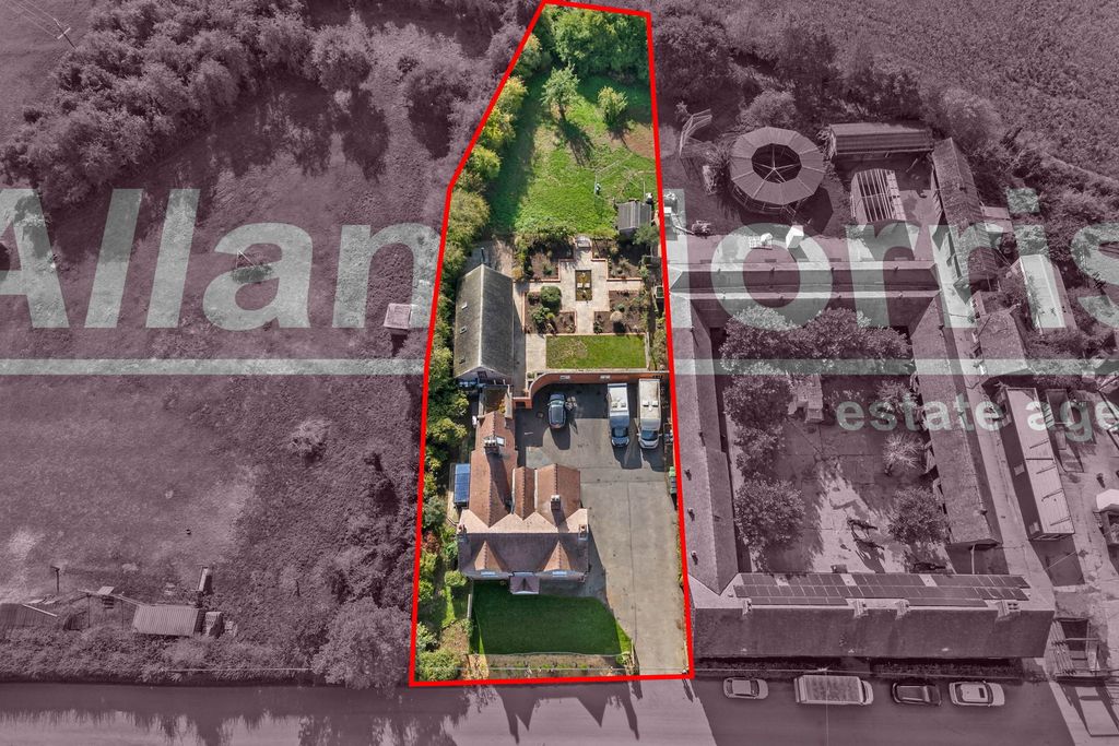 Property photo 3 of 23