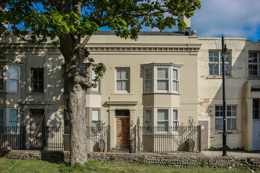 Property photo 1 of 29