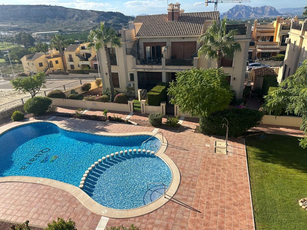 Property photo 2 of 32