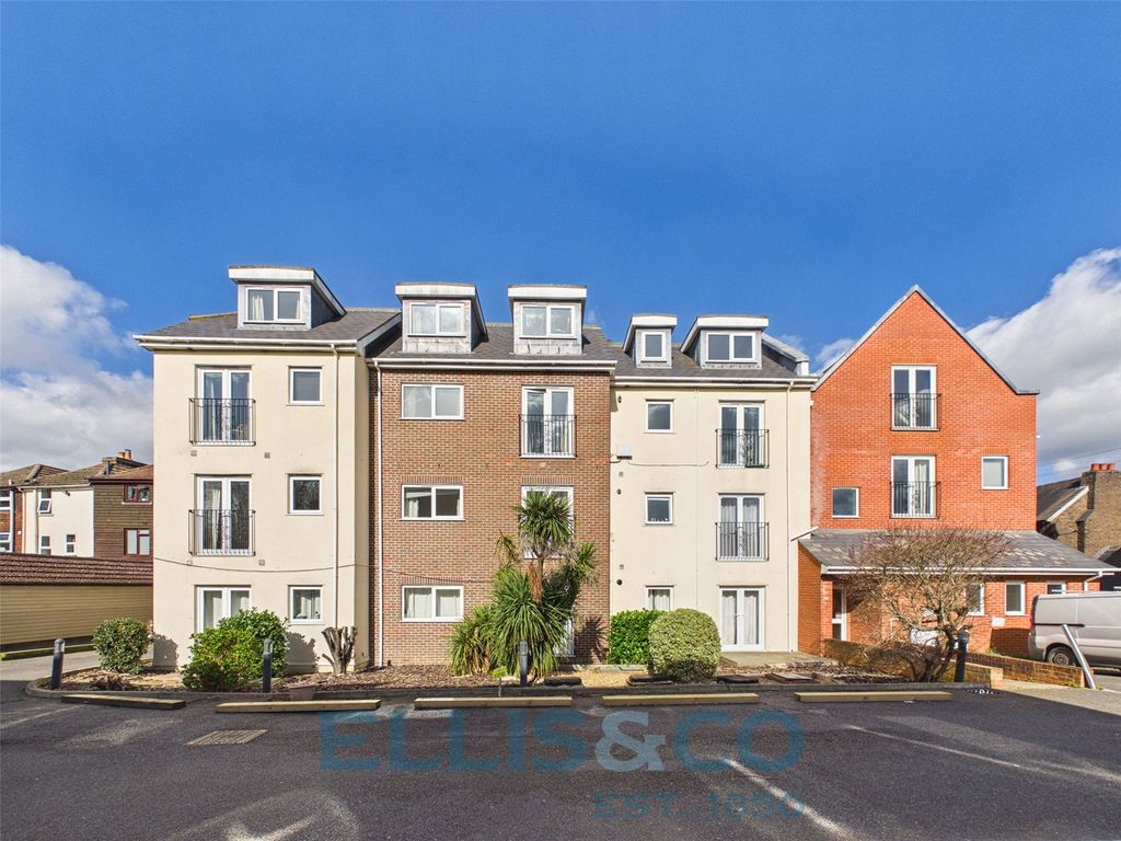 Property photo 2 of 12 Picture No. 08