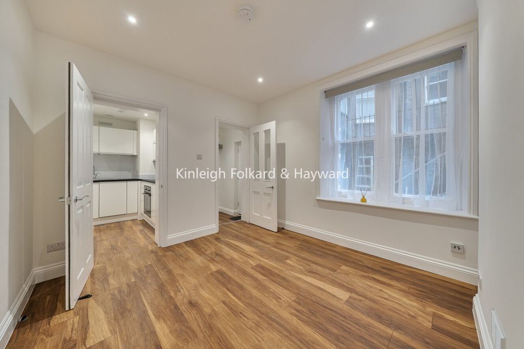 Property photo 2 of 19 Picture No. 11