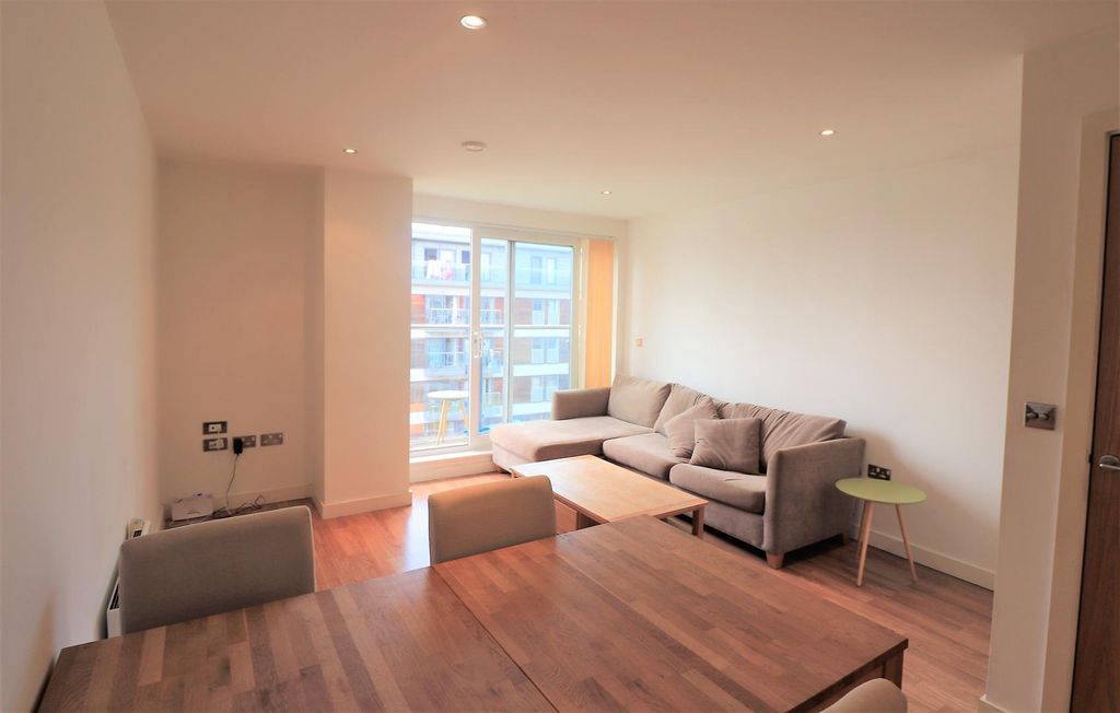 Property photo 3 of 8