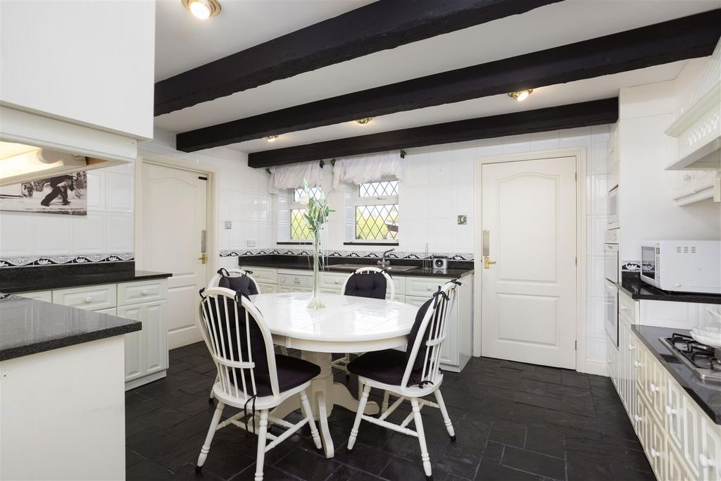 Property photo 2 of 20 00006.Jpg