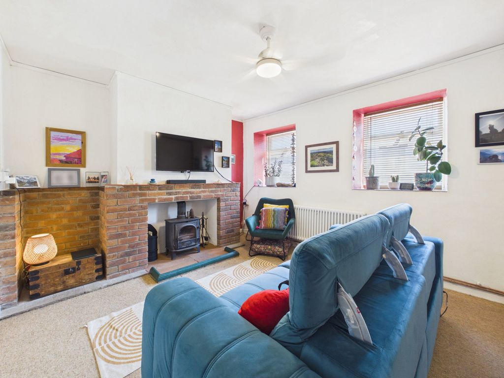 Property photo 2 of 13