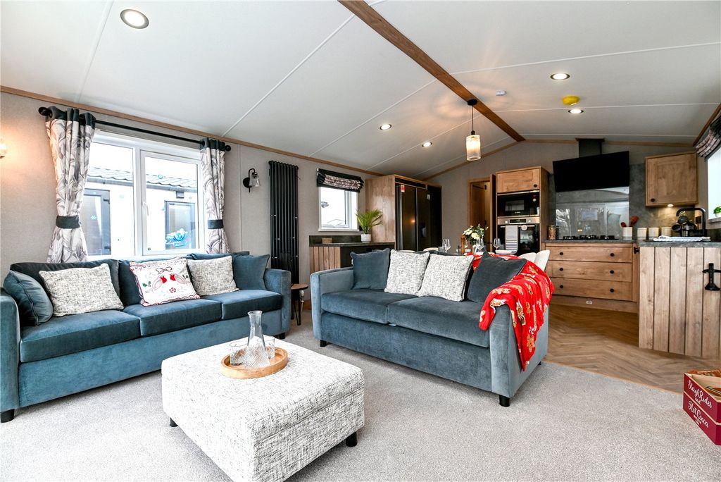 Property photo 3 of 15 Picture No. 06