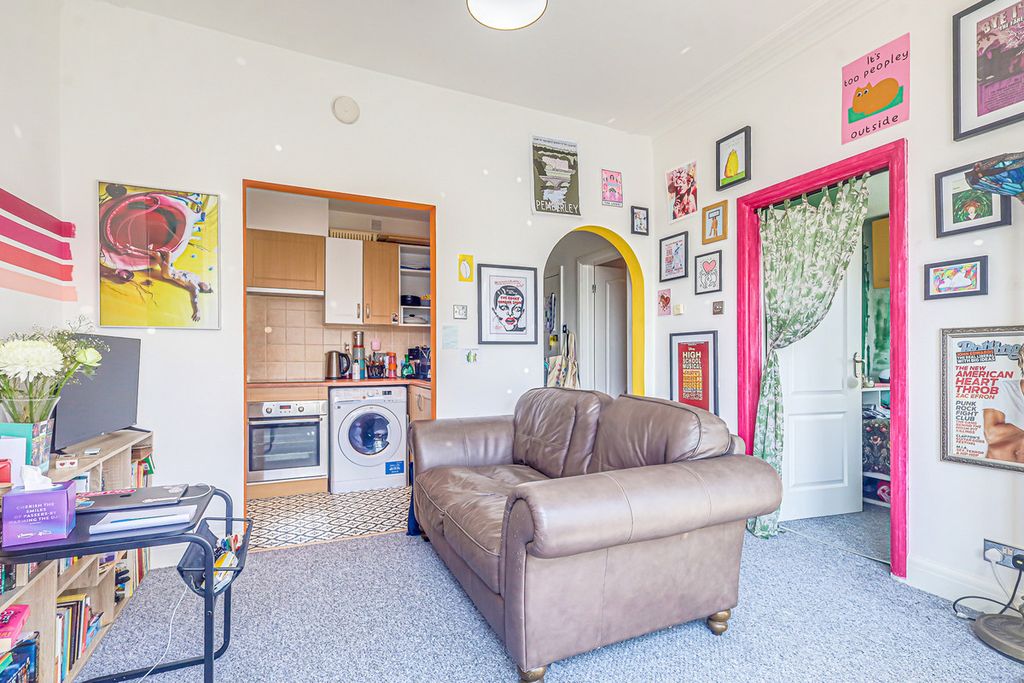 Property photo 3 of 8