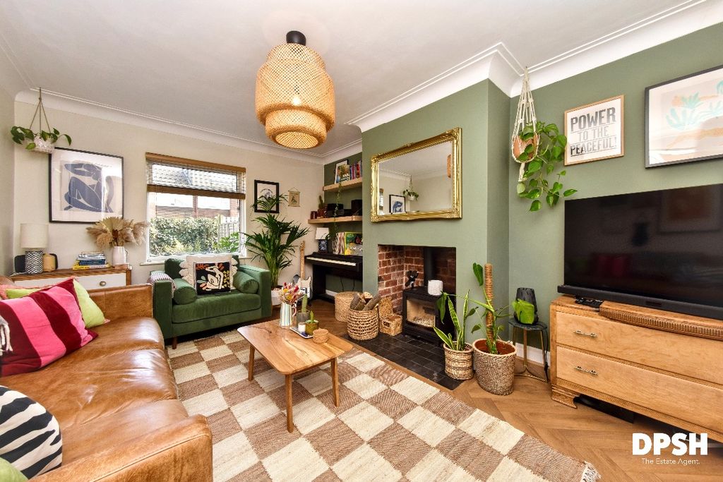 Property photo 2 of 25
