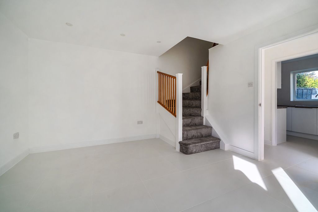 Property photo 3 of 17 1-6Abfc6B4Db180-1...