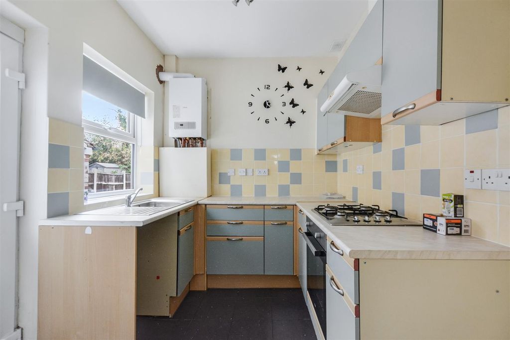 Property photo 3 of 15 Kitchen