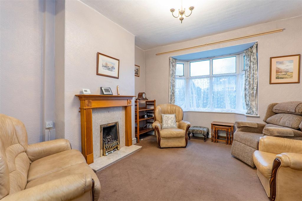 Property photo 2 of 28 Lounge