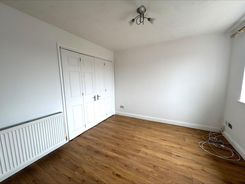 Property photo 2 of 10 Living Room