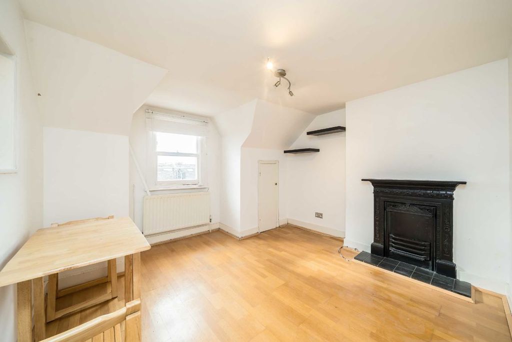 Property photo 1 of 3