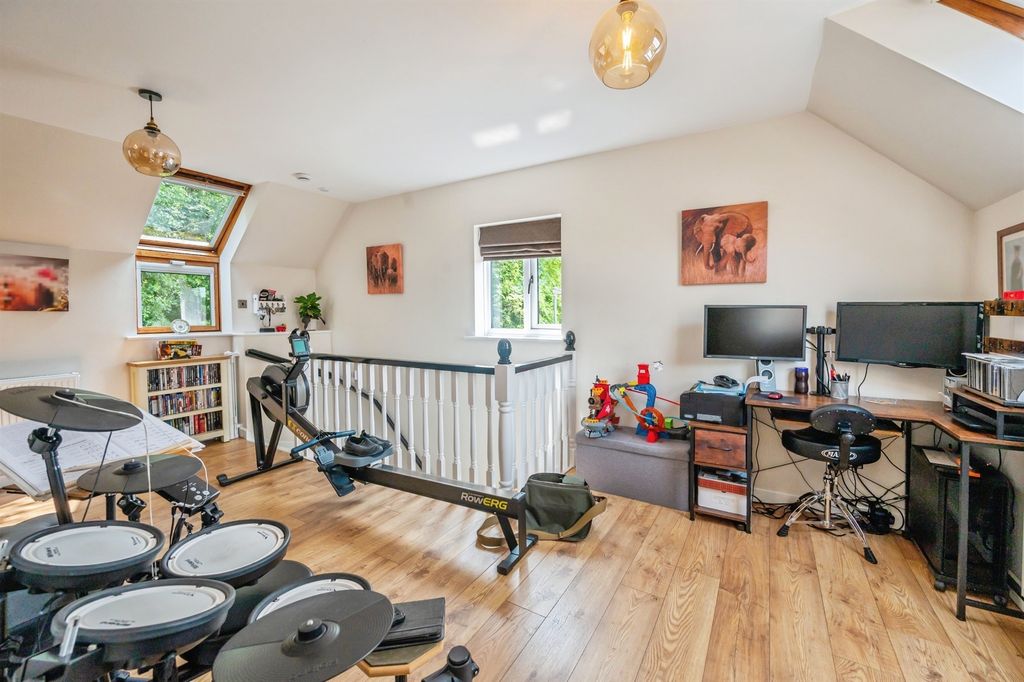 Property photo 2 of 18