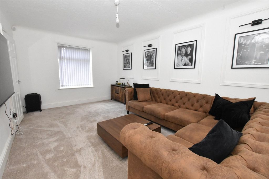 Property photo 2 of 18 Picture No. 21