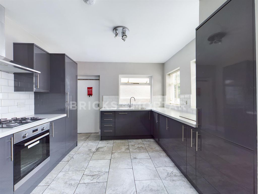 Property photo 2 of 14 Al7Kzl7G2Eoozsyymzt_Rg.Jpg