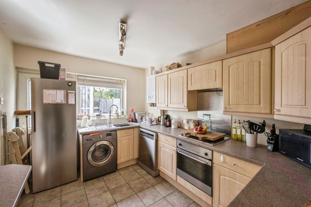Property photo 3 of 17