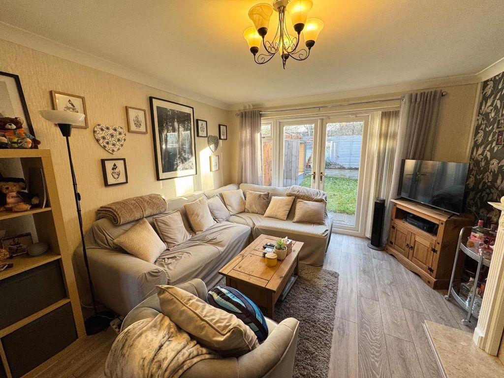 Property photo 2 of 7 Lounge