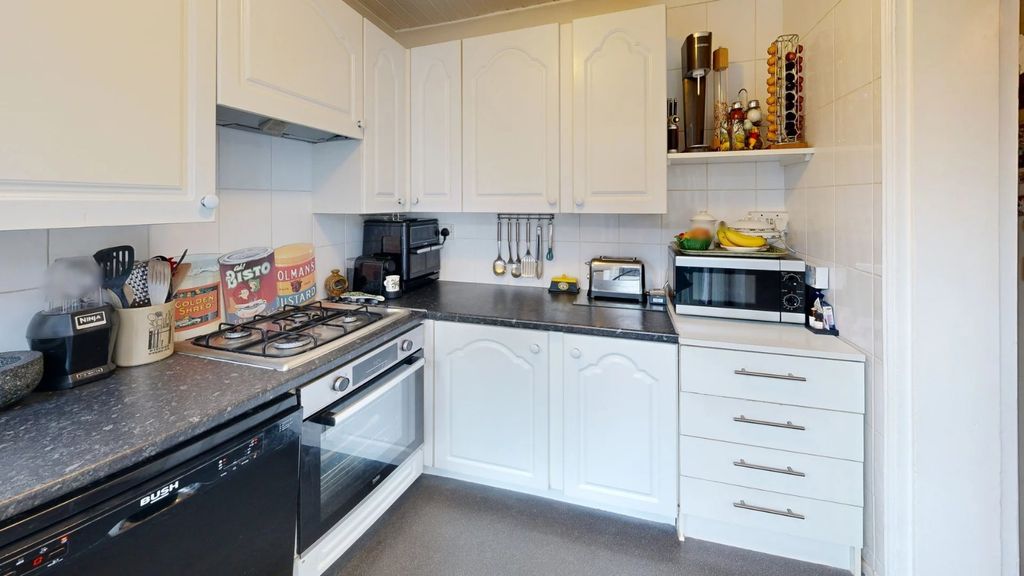 Property photo 3 of 16 Picture 3