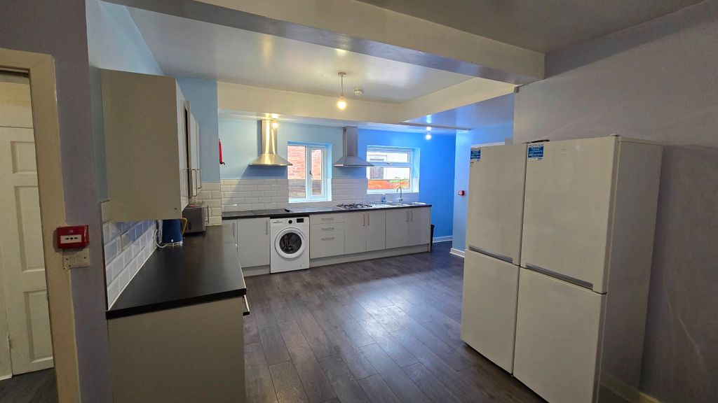 Property photo 1 of 30