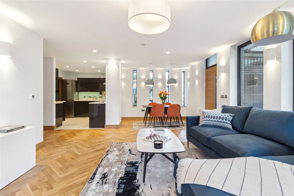 Property photo 3 of 14 Picture No. 12