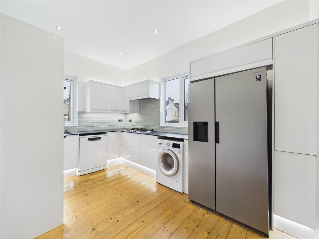 Property photo 3 of 18 Picture No. 61