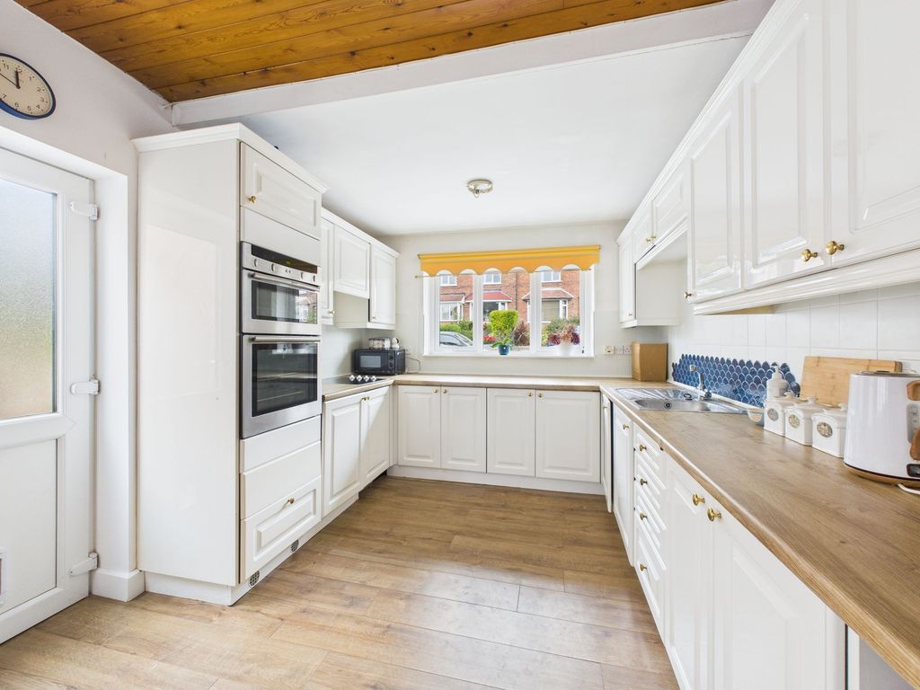 Property photo 3 of 23 Dining Kitchen